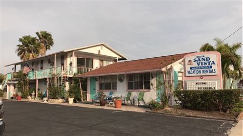 Located in Redington Shores, Sand Vista Vacation Rentals is a 1-minute drive from St. Petersburg - Clearwater Beaches and 7 minutes from John's Pass Village & Boardwalk. This motel is 4.5 mi (7.3 km) from Bay Pines VA Medical Center and 10.5 mi (17 km) from Sand Key Park.